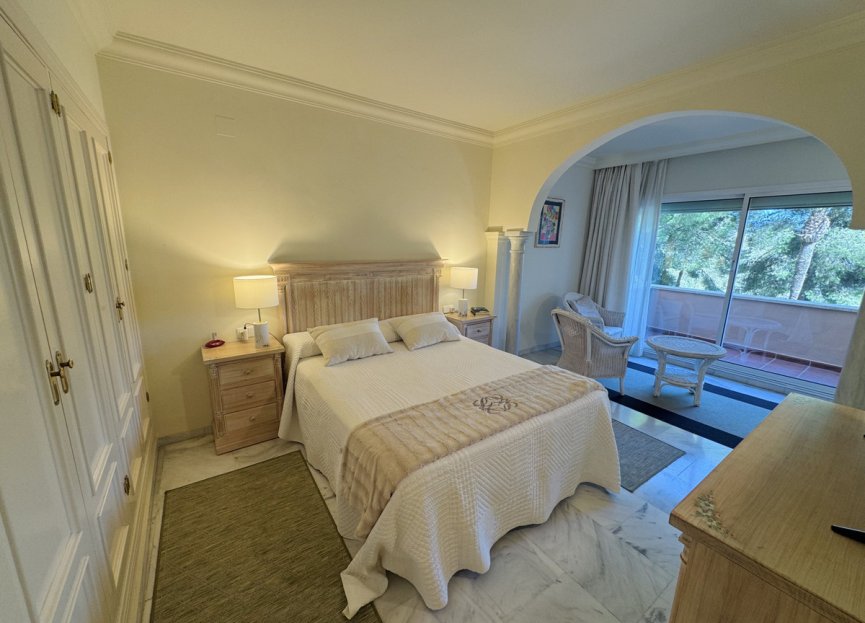 Resale - Apartment - Middle Floor Apartment - Marbella - Nueva Andalucia