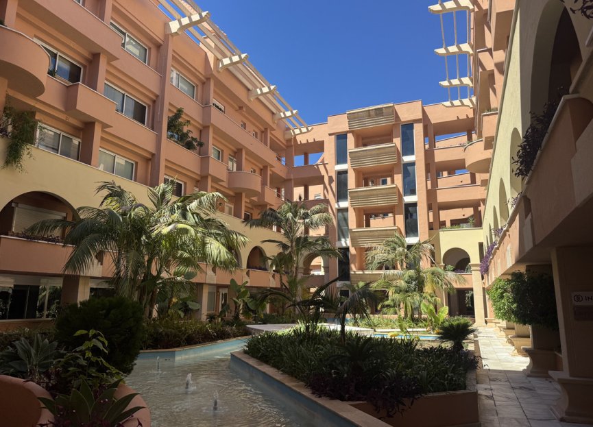 Resale - Apartment - Middle Floor Apartment - Marbella - Nueva Andalucia