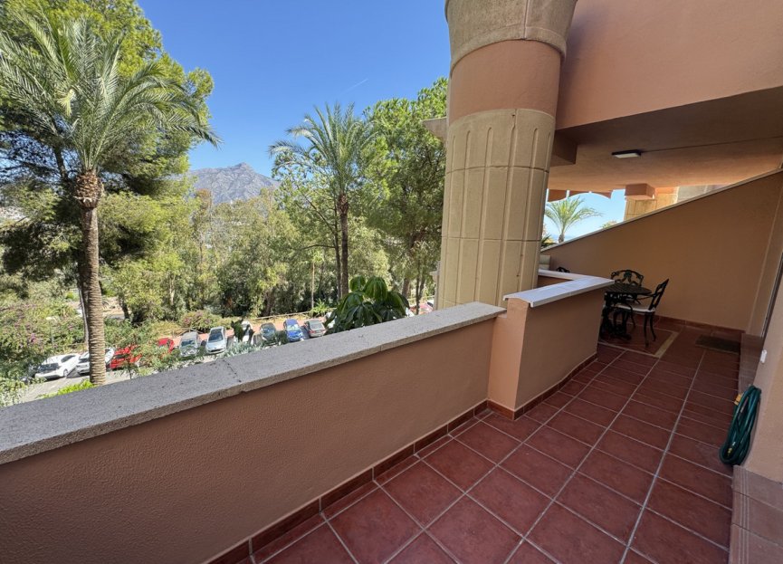 Resale - Apartment - Middle Floor Apartment - Marbella - Nueva Andalucia