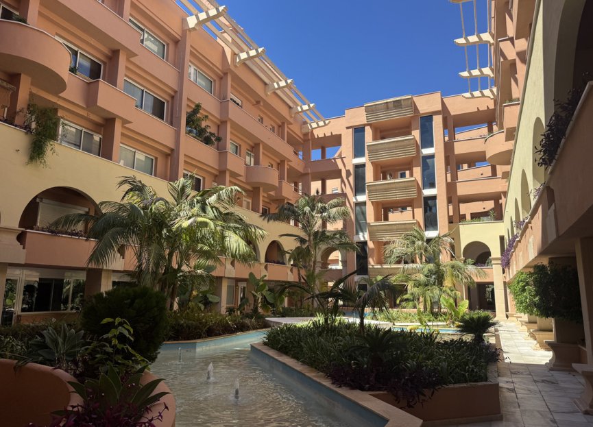 Resale - Apartment - Middle Floor Apartment - Marbella - Nueva Andalucia