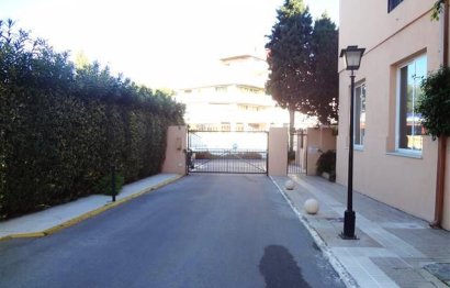 Resale - Apartment - Middle Floor Apartment - Marbella - Nueva Andalucia