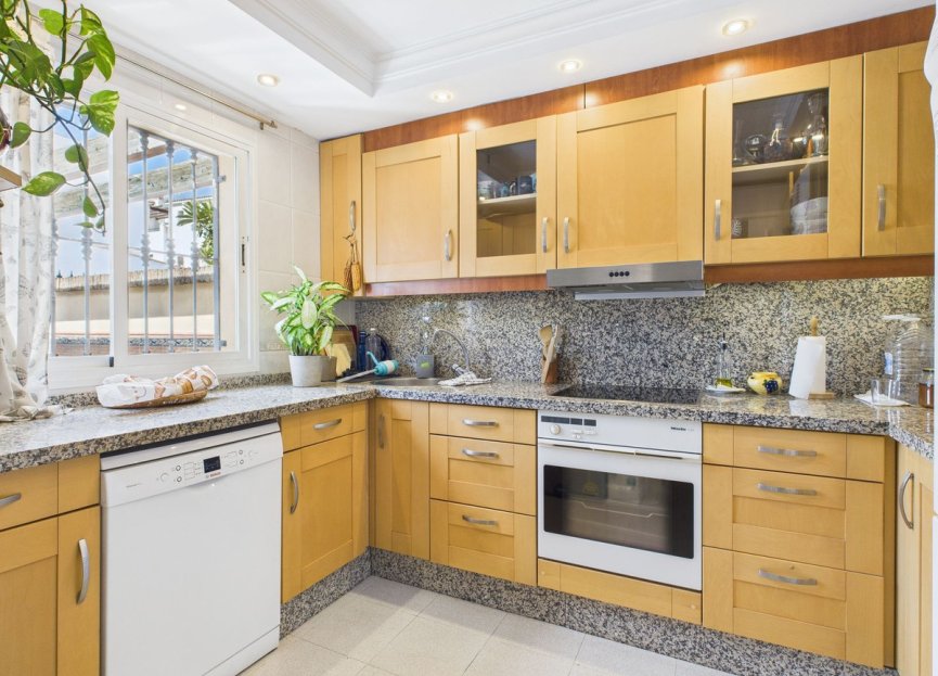 Resale - House - Townhouse - Estepona - Estepona Centro