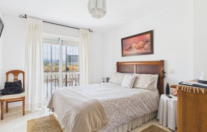 Resale - House - Townhouse - Estepona - Estepona Centro