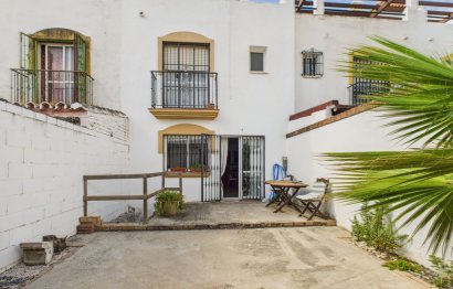Resale - House - Townhouse - Estepona - Estepona Centro