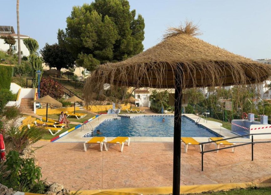 Resale - Apartment - Middle Floor Apartment - Benalmádena - Benalmadena Centro