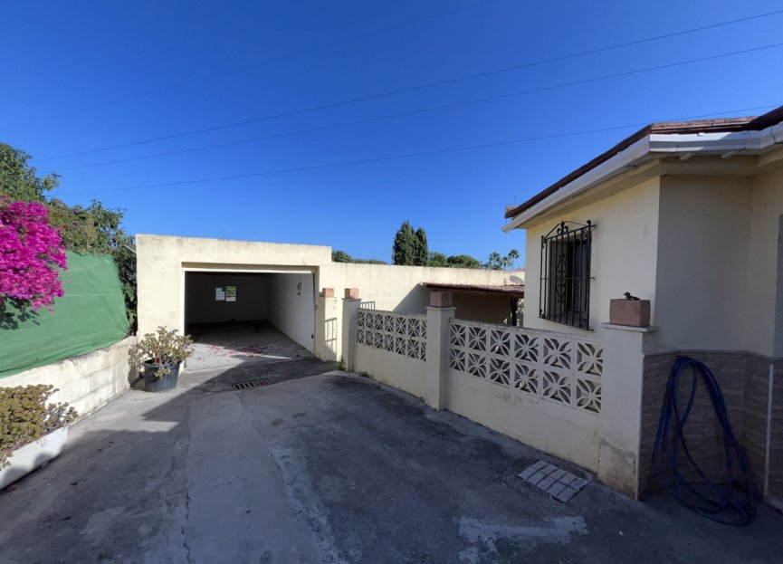 Resale - House - Finca - Cortijo - Estepona - Estepona Centro