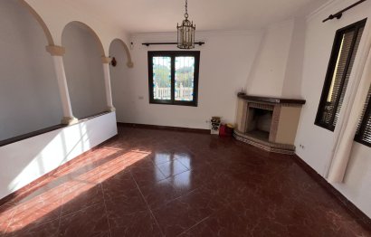 Resale - House - Finca - Cortijo - Estepona - Estepona Centro