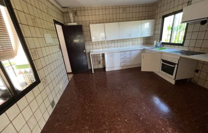 Resale - House - Finca - Cortijo - Estepona - Estepona Centro