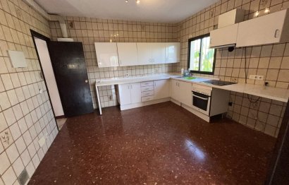 Resale - House - Finca - Cortijo - Estepona - Estepona Centro