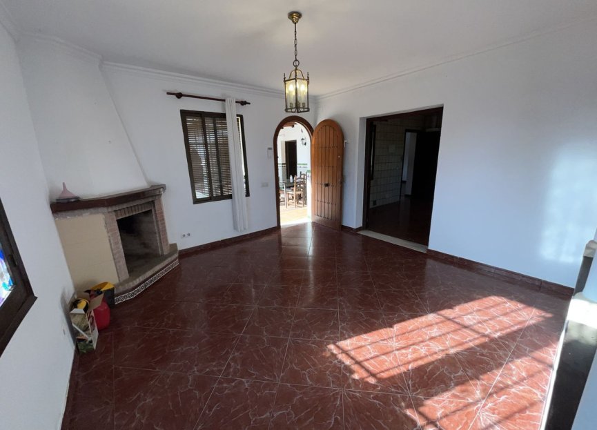 Resale - House - Finca - Cortijo - Estepona - Estepona Centro