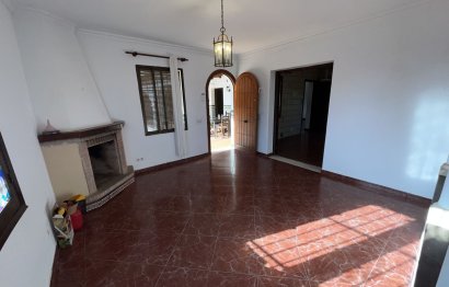 Resale - House - Finca - Cortijo - Estepona - Estepona Centro