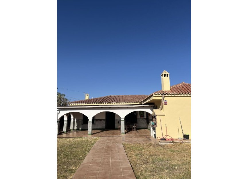 Resale - House - Finca - Cortijo - Estepona - Estepona Centro