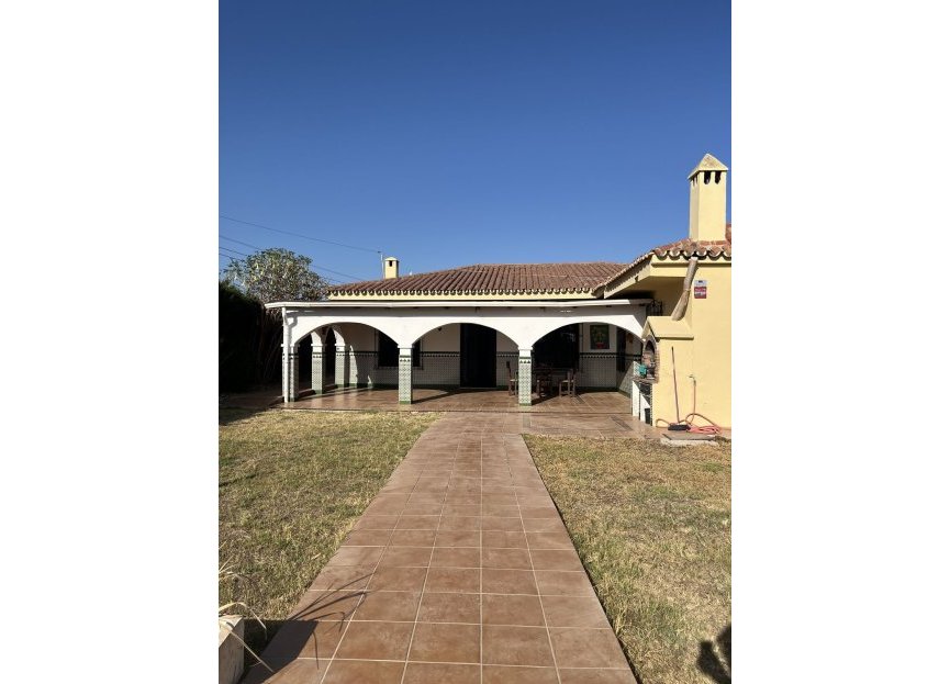 Resale - House - Finca - Cortijo - Estepona - Estepona Centro