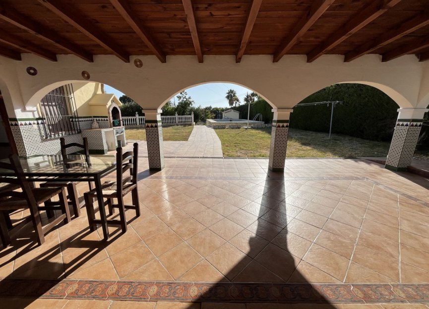 Resale - House - Finca - Cortijo - Estepona - Estepona Centro
