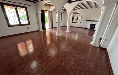 Resale - House - Finca - Cortijo - Estepona - Estepona Centro