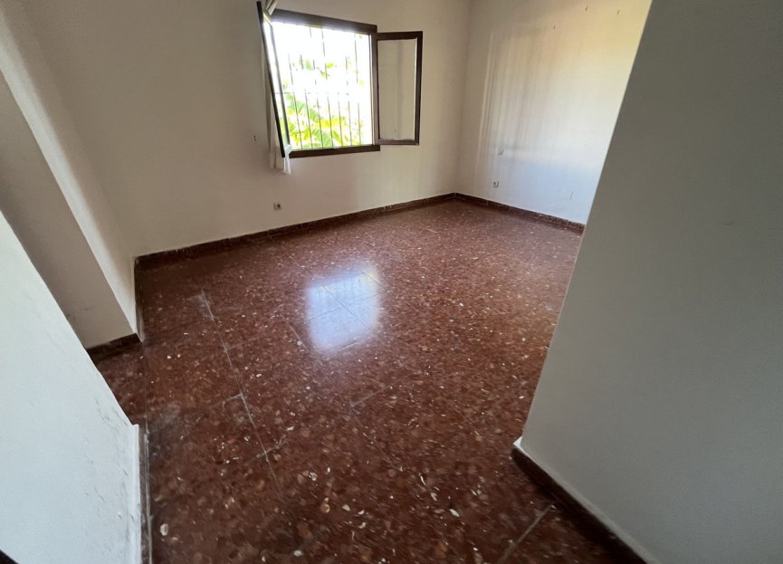 Resale - House - Finca - Cortijo - Estepona - Estepona Centro