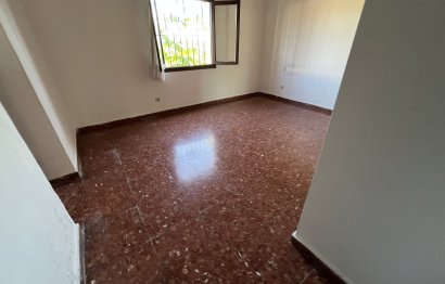 Resale - House - Finca - Cortijo - Estepona - Estepona Centro