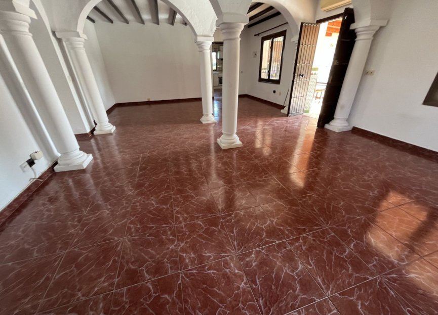 Resale - House - Finca - Cortijo - Estepona - Estepona Centro