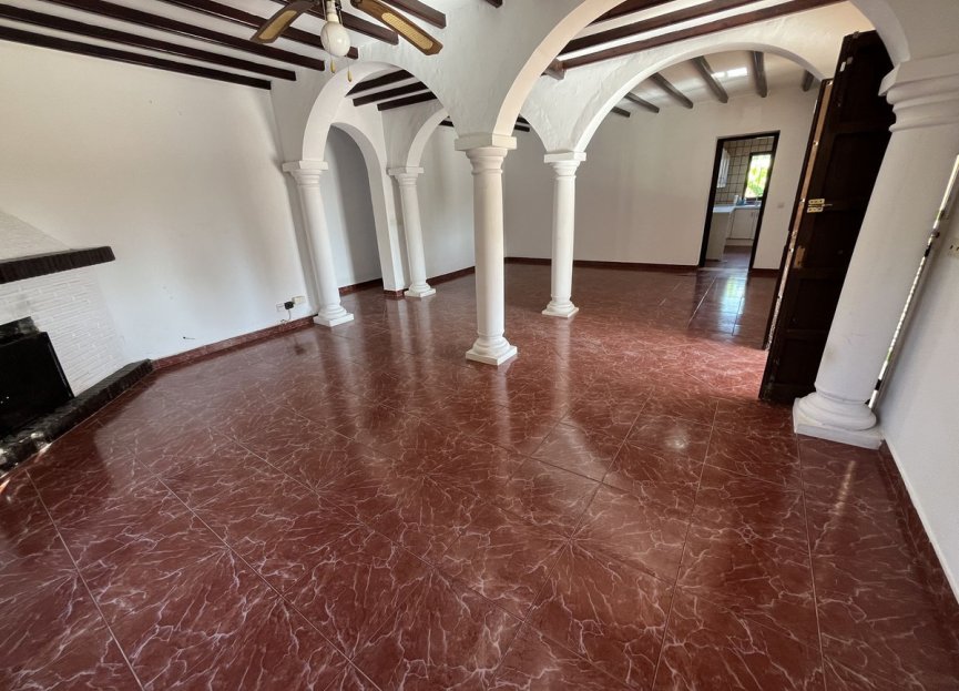 Resale - House - Finca - Cortijo - Estepona - Estepona Centro