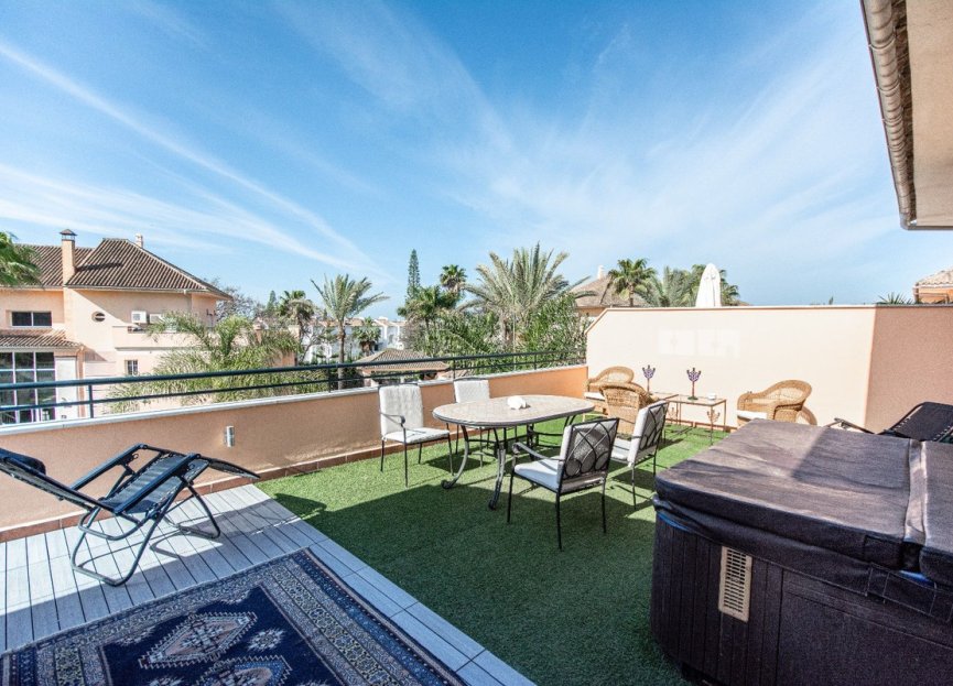 Resale - Apartment - Top Floor Apartment - Marbella - Marbella Centro
