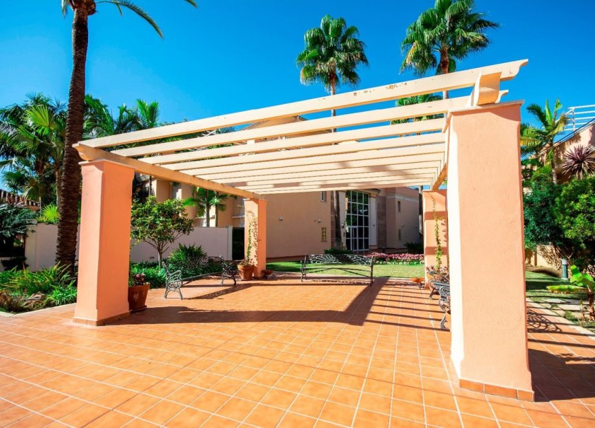 Resale - Apartment - Top Floor Apartment - Marbella - Marbella Centro