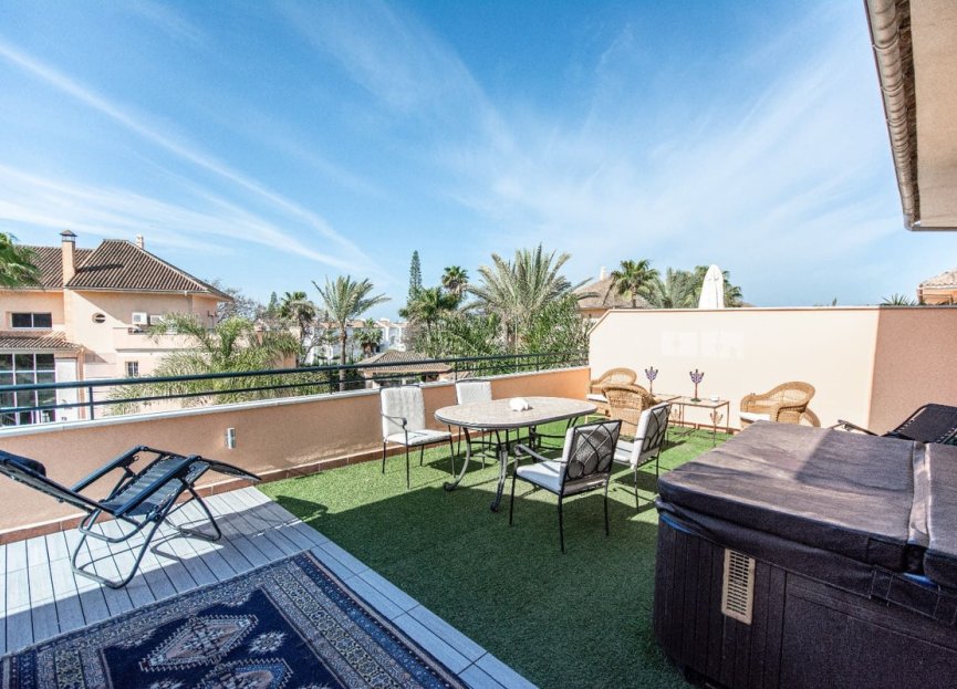 Resale - Apartment - Top Floor Apartment - Marbella - Marbella Centro