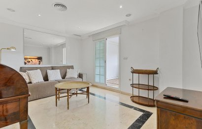 Resale - Apartment - Top Floor Apartment - Marbella - Marbella Centro