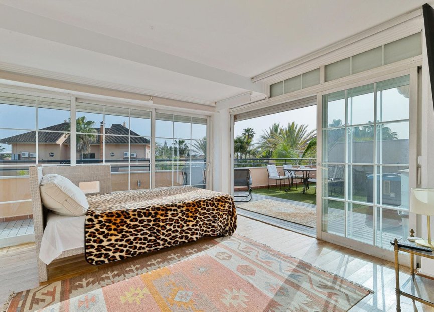 Resale - Apartment - Top Floor Apartment - Marbella - Marbella Centro