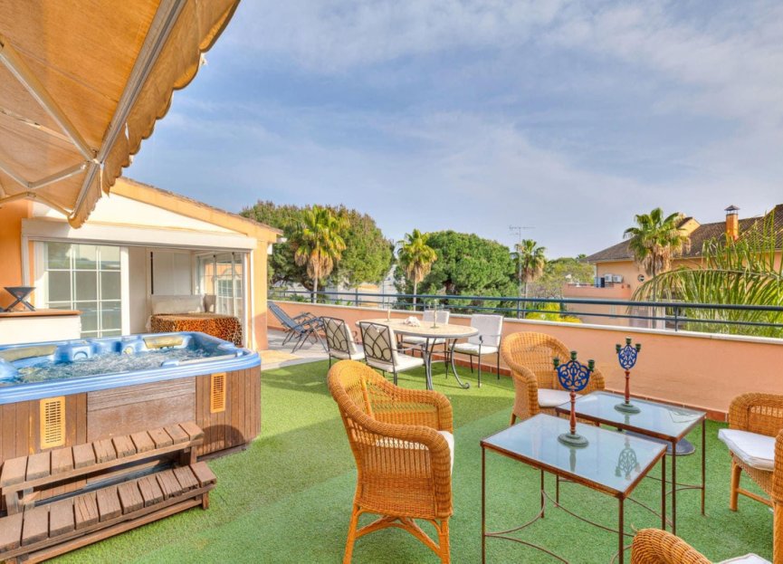 Resale - Apartment - Top Floor Apartment - Marbella - Marbella Centro