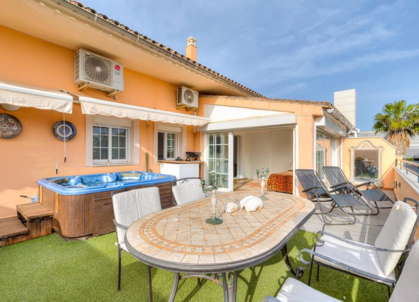 Resale - Apartment - Top Floor Apartment - Marbella - Marbella Centro