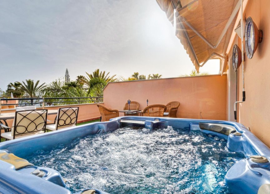 Resale - Apartment - Top Floor Apartment - Marbella - Marbella Centro