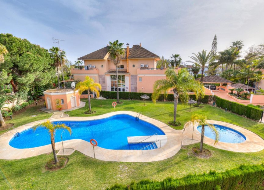 Resale - Apartment - Top Floor Apartment - Marbella - Marbella Centro