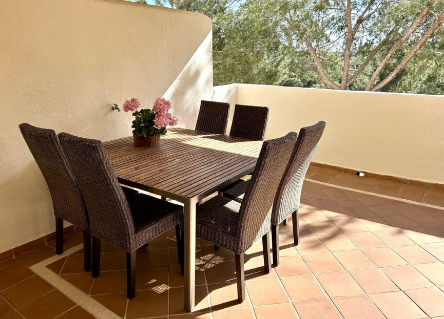 Resale - Apartment - Middle Floor Apartment - Marbella - Elviria