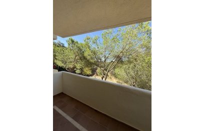 Resale - Apartment - Middle Floor Apartment - Marbella - Elviria