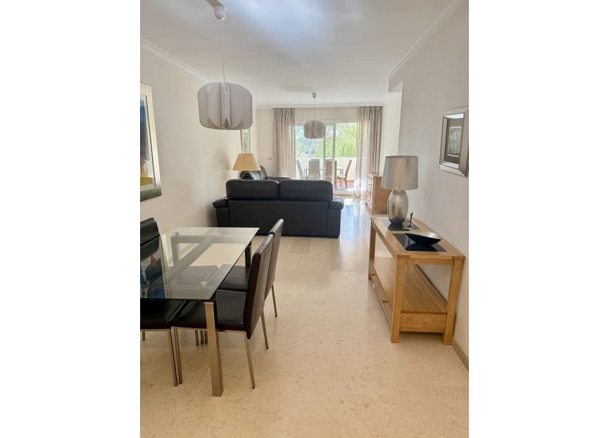 Resale - Apartment - Middle Floor Apartment - Marbella - Elviria