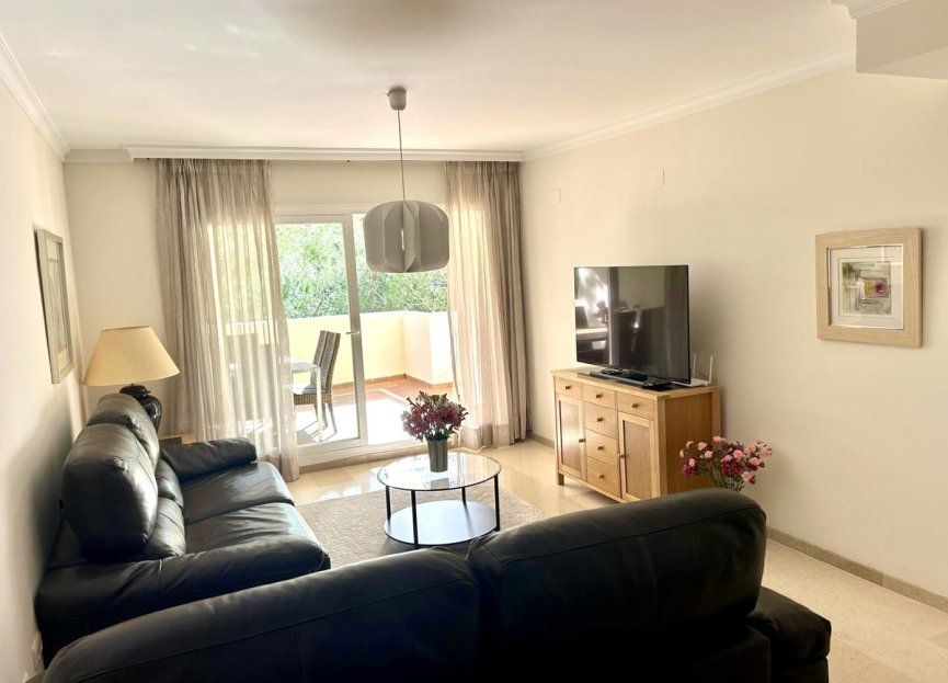 Resale - Apartment - Middle Floor Apartment - Marbella - Elviria