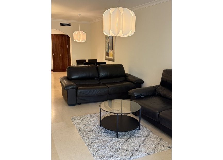 Resale - Apartment - Middle Floor Apartment - Marbella - Elviria