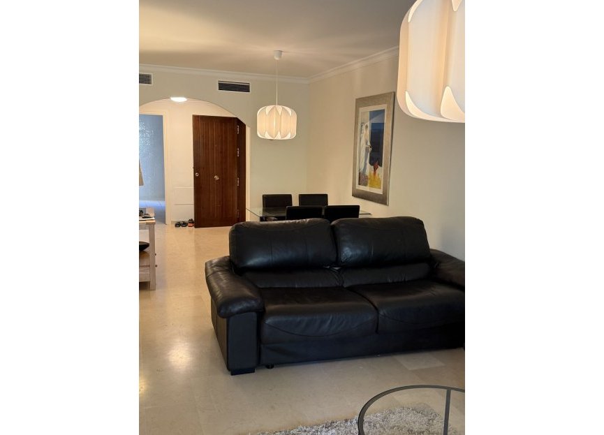 Resale - Apartment - Middle Floor Apartment - Marbella - Elviria