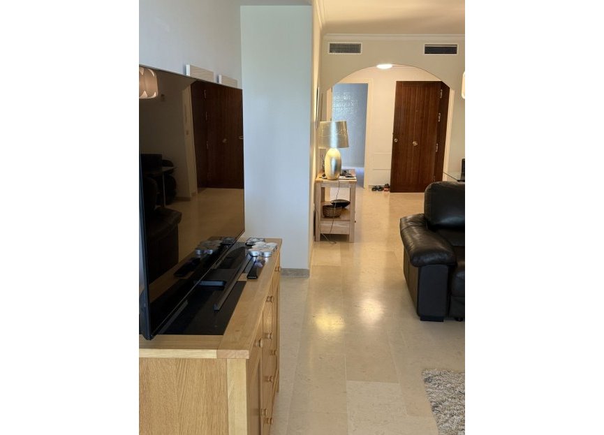 Resale - Apartment - Middle Floor Apartment - Marbella - Elviria