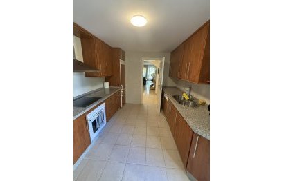 Resale - Apartment - Middle Floor Apartment - Marbella - Elviria