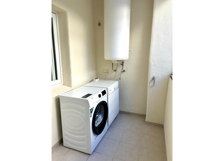 Resale - Apartment - Middle Floor Apartment - Marbella - Elviria