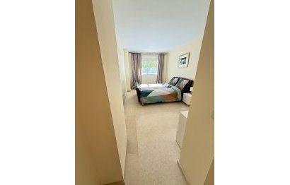 Resale - Apartment - Middle Floor Apartment - Marbella - Elviria