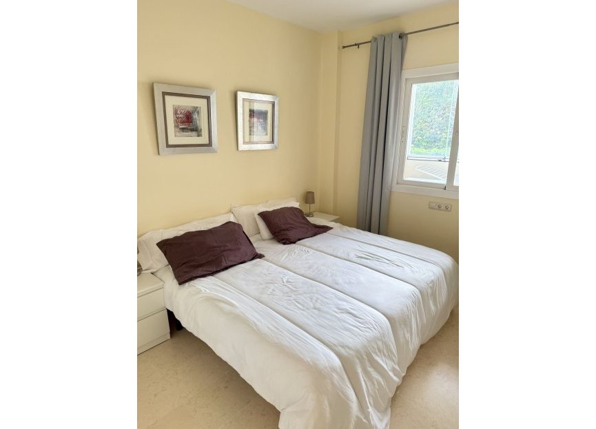 Resale - Apartment - Middle Floor Apartment - Marbella - Elviria