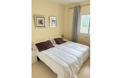 Resale - Apartment - Middle Floor Apartment - Marbella - Elviria