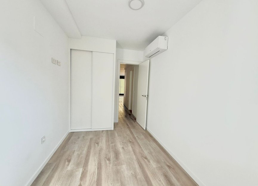 Resale - Apartment - Middle Floor Apartment - Fuengirola - Fuengirola Centro