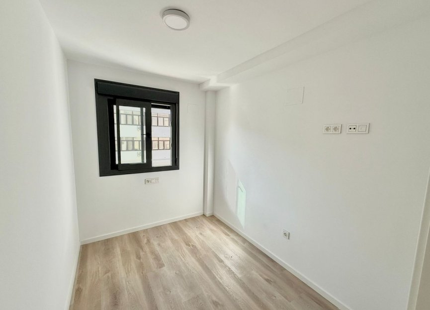 Resale - Apartment - Middle Floor Apartment - Fuengirola - Fuengirola Centro