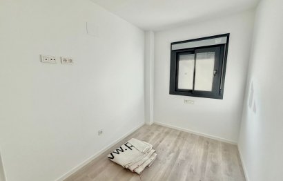 Resale - Apartment - Middle Floor Apartment - Fuengirola - Fuengirola Centro