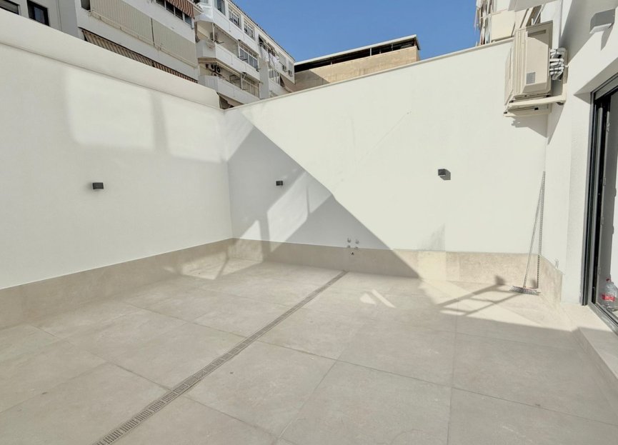 Resale - Apartment - Middle Floor Apartment - Fuengirola - Fuengirola Centro