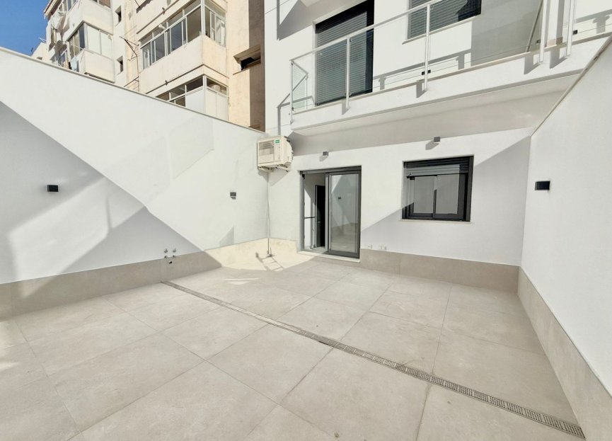 Resale - Apartment - Middle Floor Apartment - Fuengirola - Fuengirola Centro