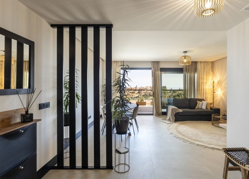 Resale - Apartment - Middle Floor Apartment - Marbella - Nueva Andalucia